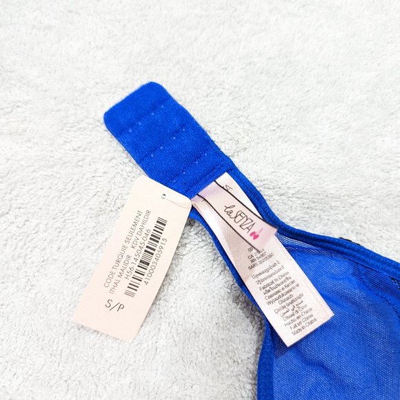 La Senza garter belt & panty set - Picture 3 of 6